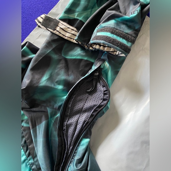 Volcom Windbreaker Jacket Men’s Medium - Picture 7 of 8